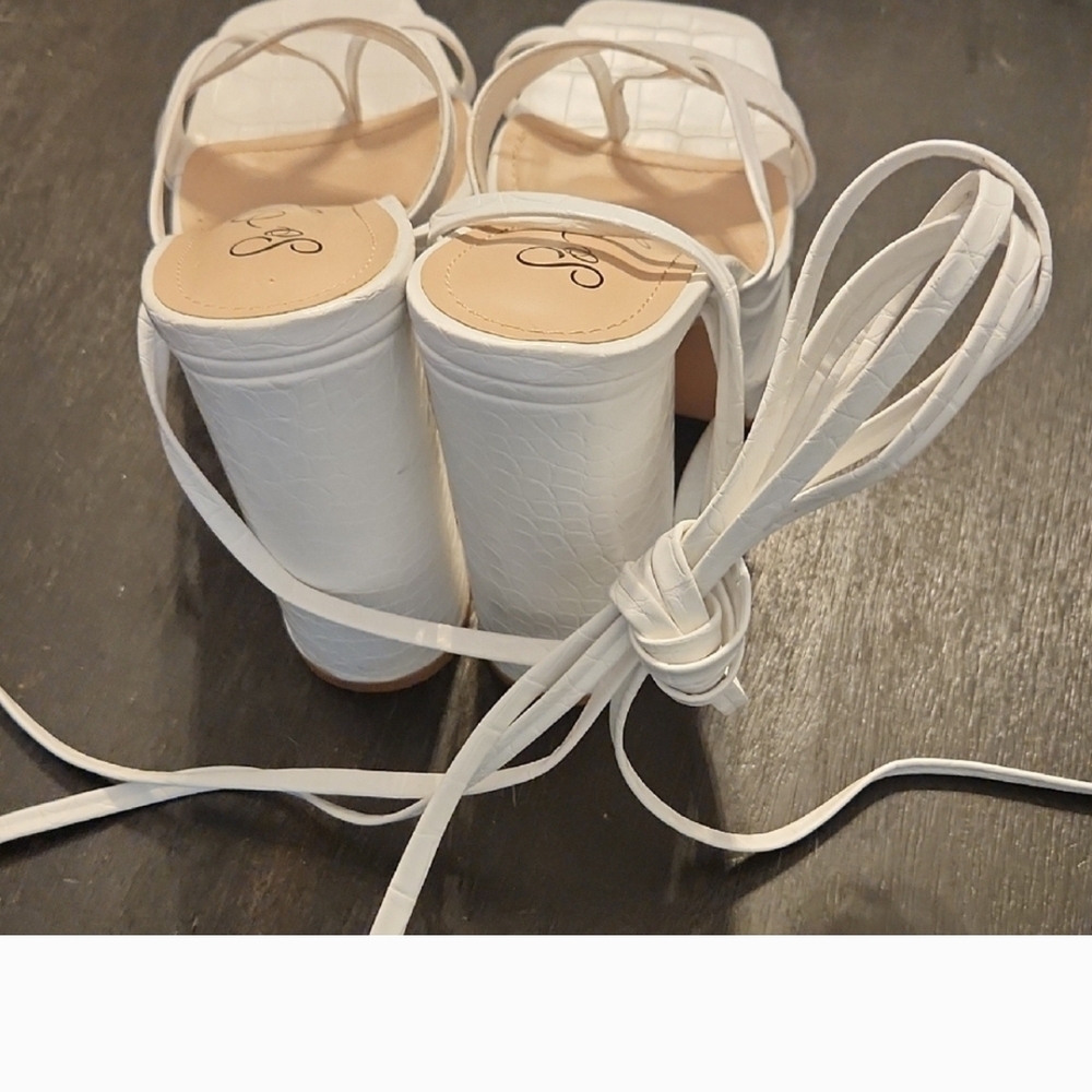 So Me Elegant White Strappy Heels - Picture 3 of 3